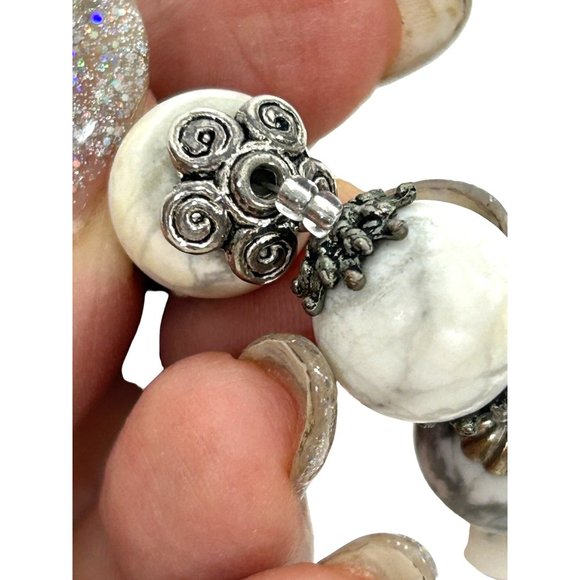 White Howlite Gemstone Beaded Bracelet Handcrafted Silver Tone Floral Grey Whte - Picture 6 of 17
